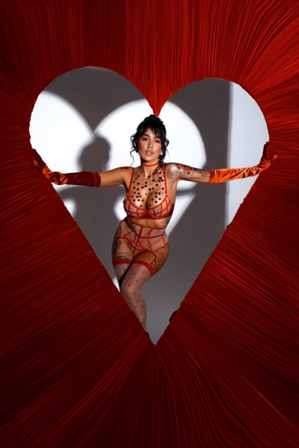 feab3b4a-0f87-4ffa-b66c-defbf772e674.jpg